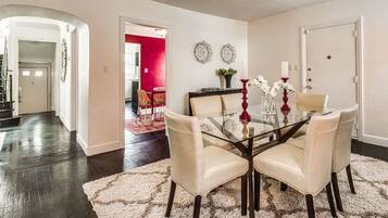 House | 5 bedrooms, Internet