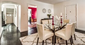 House | 5 bedrooms, Internet - Spacious Luxury Home 5 min to Detroit Golf Club 4 car Free Parking (Detroit)