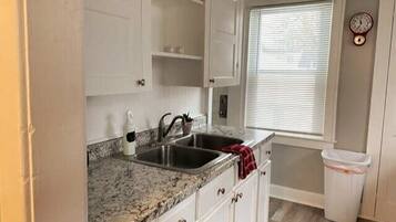 3 bedrooms, Internet