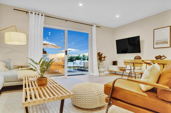 House, Accessible | 3 bedrooms, Internet - Designer Coastal Paradise w Pool - Steps to Beach (Carlsbad)