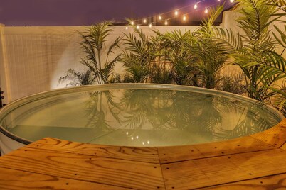 Designer Coastal Paradise w Pool - Steps to Beach