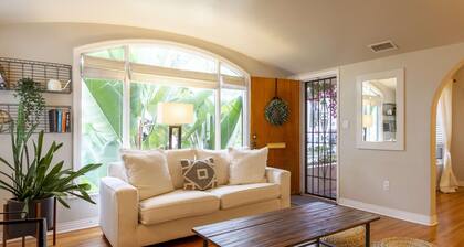 Spanish Urban Oasis-5 Min Walk to Best Local Spots