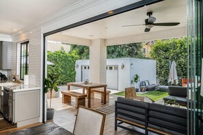 House | 5 bedrooms, Internet