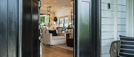 บ้านพัก | 5 ห้องนอน, อินเทอร์เน็ตความเร็วสูง