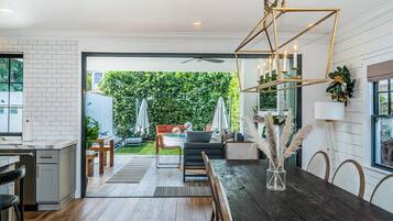 House | 5 bedrooms, Internet