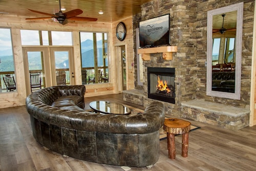 Skyline Splendor Luxe Retreat With Breathtaking Views Over Downtown Gatlinburg