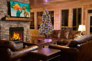 14 bedrooms - Breathtaking 14br Cabin Elevator Views Games Hot Tubs Galore (Sevierville)