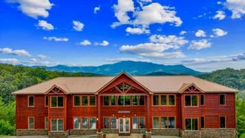 House, Accessible, Smoking | 14 bedrooms