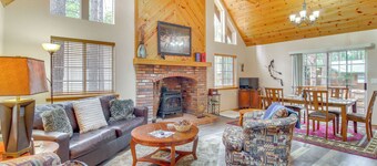 4 Mi to Lake: Pet-Friendly Cabin in Pinetop