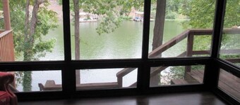 Lakefront with kayaks and private dock.  Pet friendly, nearby dog park