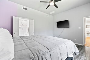 4 bedrooms, iron/ironing board, WiFi, bed sheets