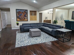 8 bedrooms - 1303 Colony Dr Marietta - Full Home (Marietta)