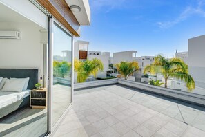 Terrace/patio - Villa Elite Blu by Ezoria Villas (Ayia Napa)