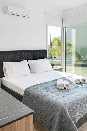 3 bedrooms, iron/ironing board, WiFi, bed sheets - Villa Elite Blu by Ezoria Villas (Ayia Napa)