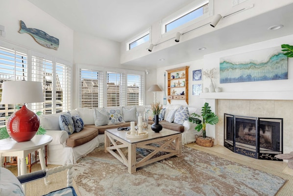 Interior - Shoreline Villa by Avantstay Steps to the Beach, Bay, & Pier! (Newport Beach)