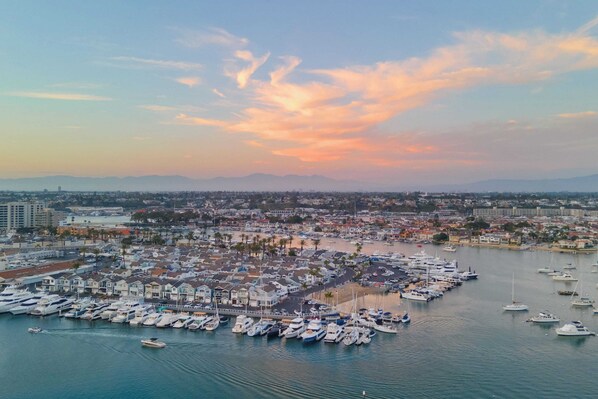 House (3 Bedrooms) | Interior - Shoreline Villa by Avantstay Steps to the Beach, Bay, & Pier! (Newport Beach)