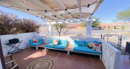 Charming 2-bedroom house with WiFi, AC in welcoming Yucca Valley