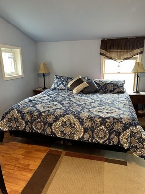 4 soveværelser, skrivebord, strygejern/strygebræt, weekendseng