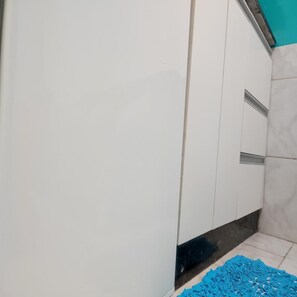 1 soverom, skrivebord for bærbar PC og wi-fi (inkludert)