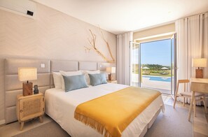 Individually decorated, individually furnished, desk, laptop workspace - Resort Rural Quinta do Carrascal (Rio Maior)