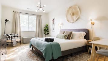 3 slaapkamers, een kluis op de kamer, een bureau