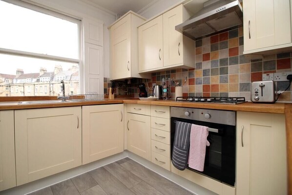 Fridge, microwave, oven, dishwasher