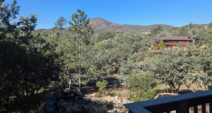 Charming 2-bedroom house in terrific Prescott with WiFi, AC