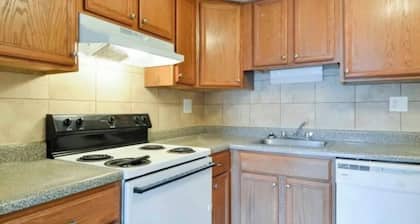 Charming 1BR Hideaway