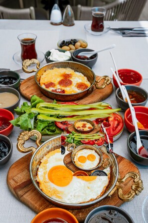 Free daily local cuisine breakfast  - The Comelly Alaçatı (Cesme)