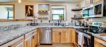 Steps to Virginia City Boardwalk: Home w/ Deck