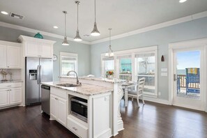 Fridge, microwave, oven, stovetop - Escape to The Beach! Hot Tub, Tiki Bar, Games! (Crystal Beach)