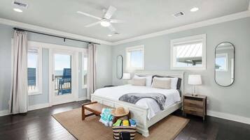 4 bedrooms, desk, iron/ironing board, travel crib