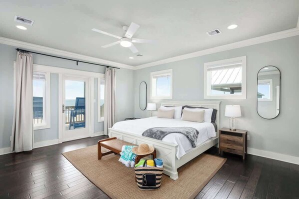 4 bedrooms, desk, iron/ironing board, travel crib