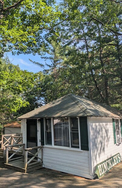 One Bedroom Cabin_Cosy and Comfortable_Cabin 10C