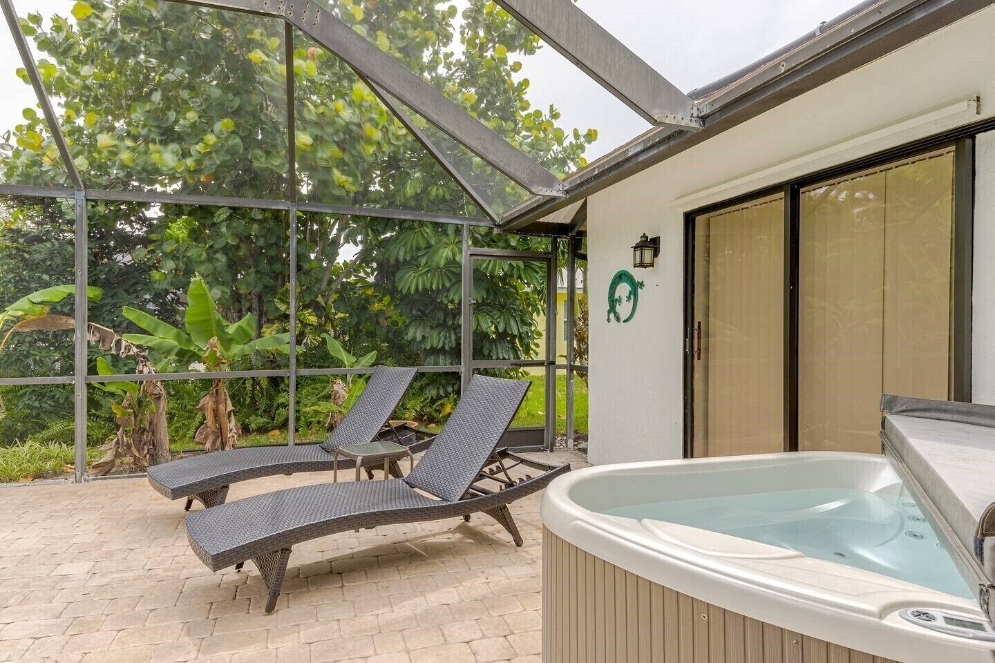 Bain à remous extérieur