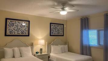 2 dormitoris, planxa i posts de planxar, Internet i roba de llit