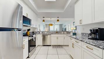 Fridge, microwave, oven, stovetop