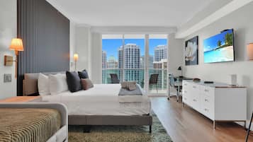 Condo tiện nghi đơn giản, 1 giường cỡ king và sofa giường, ban công, quang cảnh biển | 1 phòng ngủ, bàn ủi/dụng cụ ủi quần áo