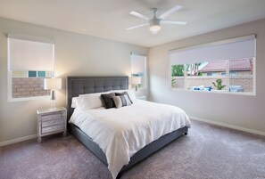 4 camere, una scrivania, ferro/asse da stiro, culla da viaggio