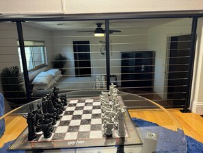 3 bedrooms, desk, iron/ironing board, WiFi - Stunning large 3-bedroom house in lovely Red Bluff with AC, WiFi (Red Bluff)