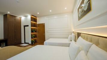 Ropa de cama de alta calidad, camas con pillow-top y escritorio