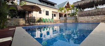 Tropical villa with view of the Atlantic Ocean