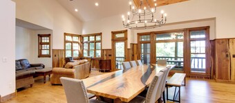 Sprawling Minnesota Home w/ On-Site Lake Access