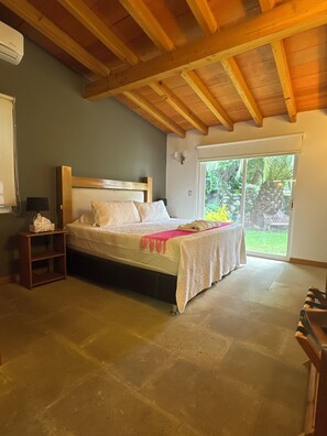 Bungalow familiar, vista al jardín | Wifi gratis 