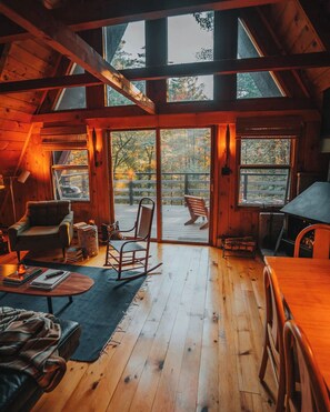 Smart-TV, peis og musikkbibliotek