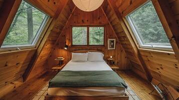 4 bedrooms, desk, iron/ironing board, WiFi