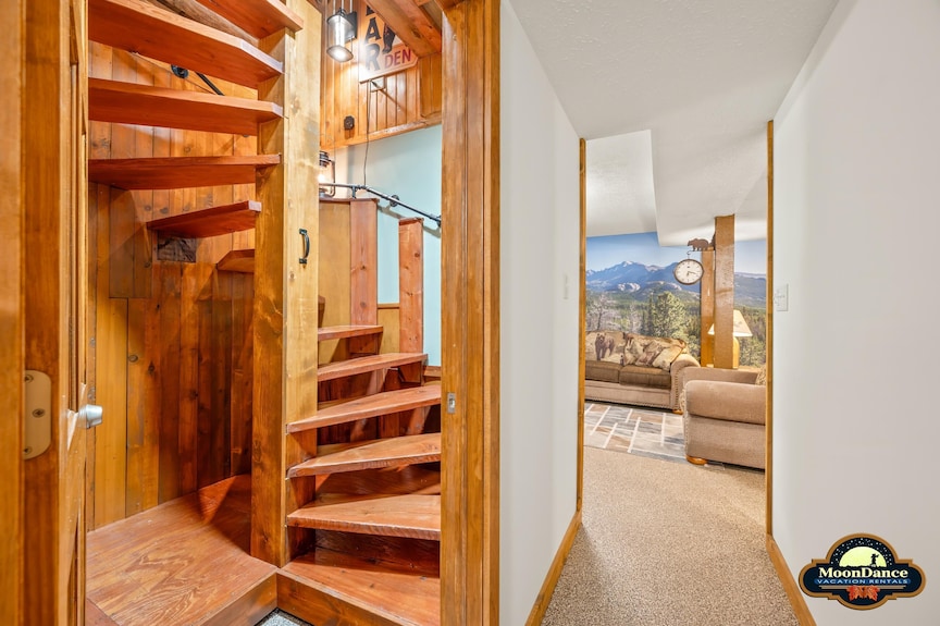 Hot Tub, Pet Friendly, Woodsy Home Near Downtown - Brown County, IN