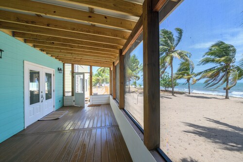 Carrican Unit 1: Beachfront living with amazing views from the upper deck