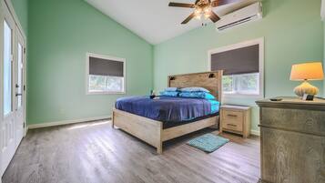 2 bedrooms, in-room safe, iron/ironing board, free WiFi