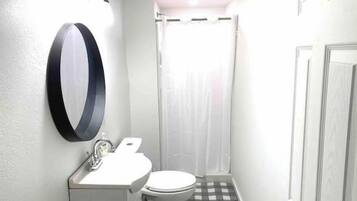 Hårføner, håndklær, såpe og sjampo